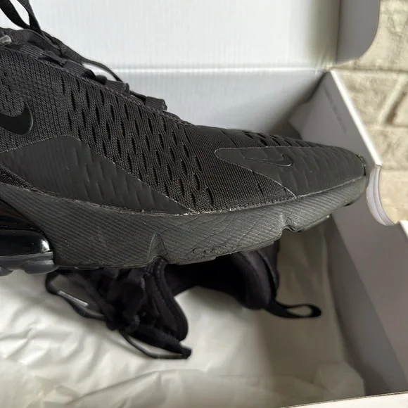 Nike Women’s Air Max 270 size 9.5 - Picture 9 of 9
